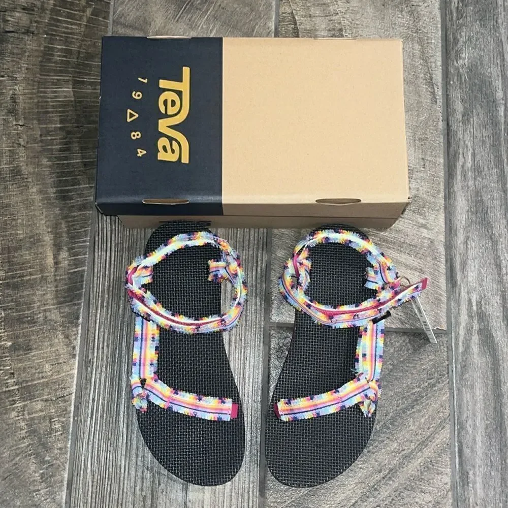 NWT Teva colorful sandals